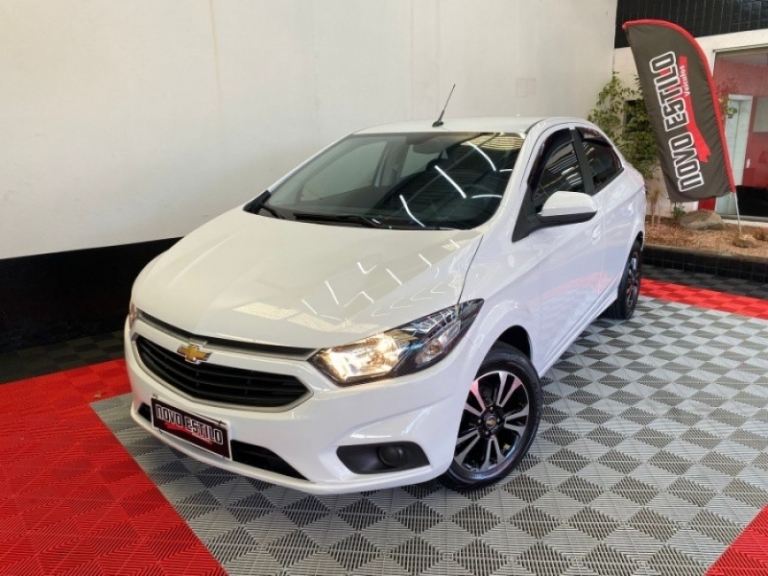 CHEVROLET - PRISMA - 2017/2018 - Branca - R$ 61.000,00