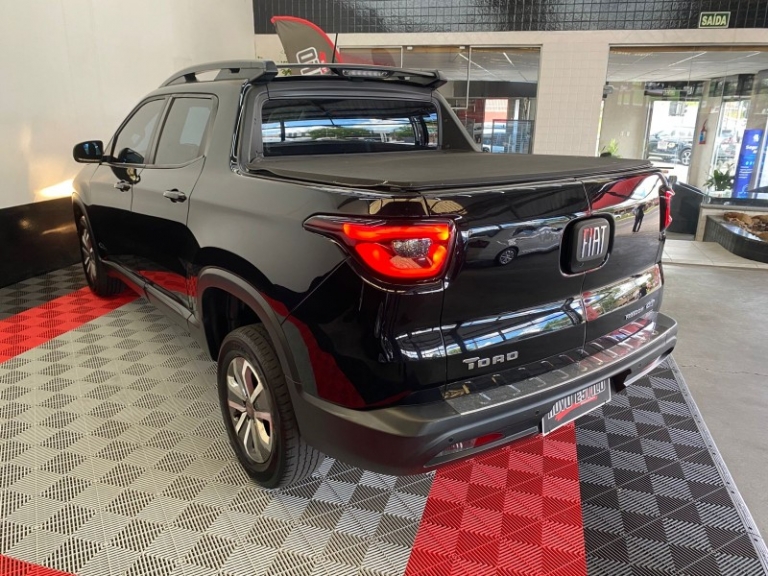 FIAT - TORO - 2017/2018 - Preta - R$ 89.000,00