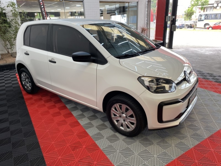 VOLKSWAGEN - UP - 2017/2019 - Branca - R$ 49.900,00