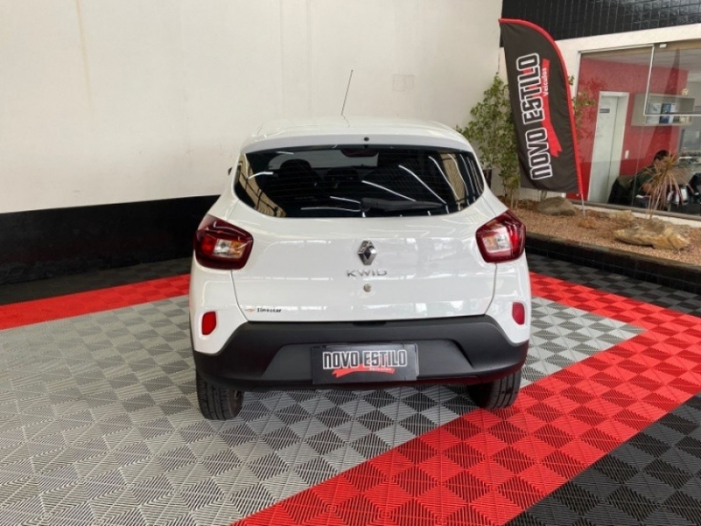 RENAULT - KWID - 2023/2024 - Branca - R$ 63.000,00