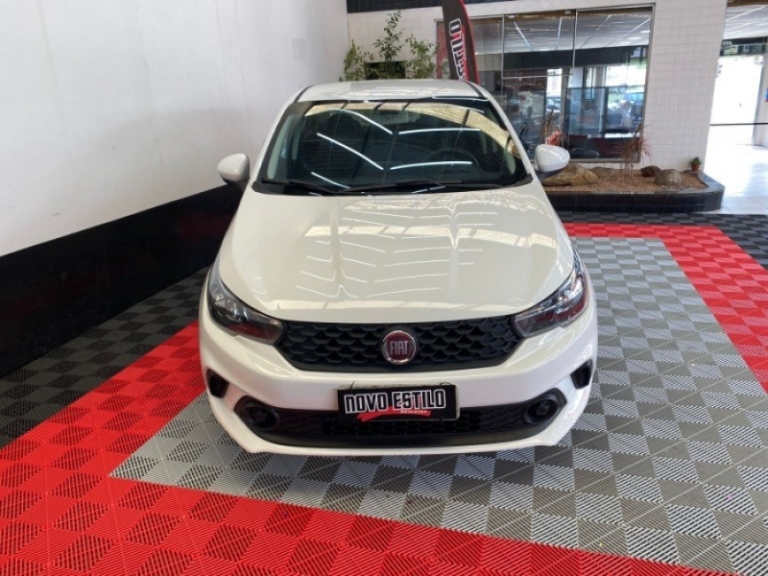 FIAT - ARGO - 2017/2018 - Branca - R$ 54.000,00