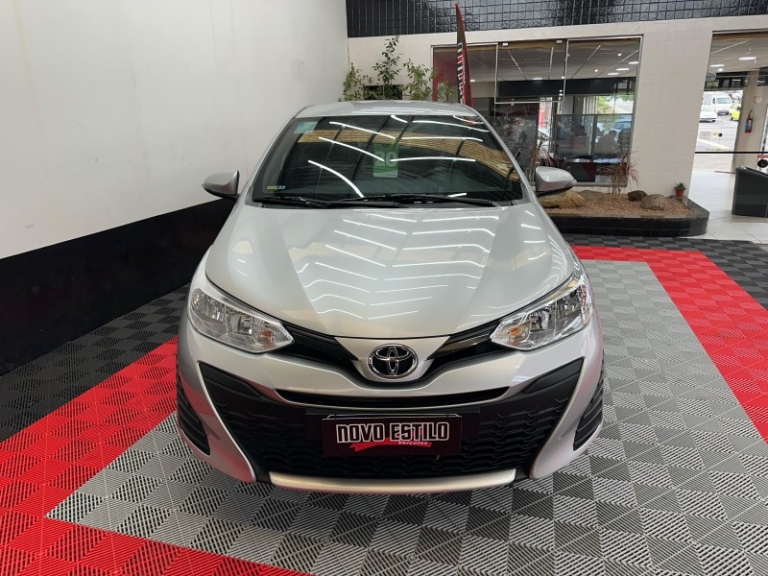 TOYOTA - YARIS - 2020/2020 - Prata - R$ 82.000,00