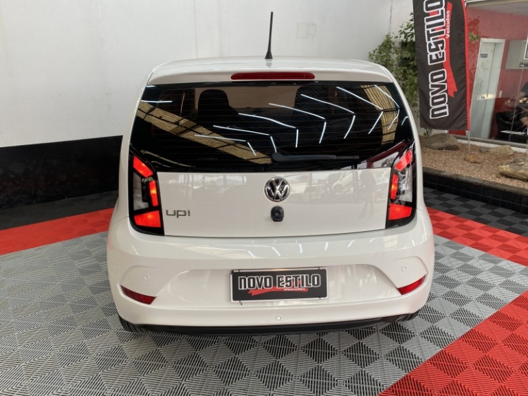 VOLKSWAGEN - UP - 2017/2019 - Branca - R$ 49.900,00