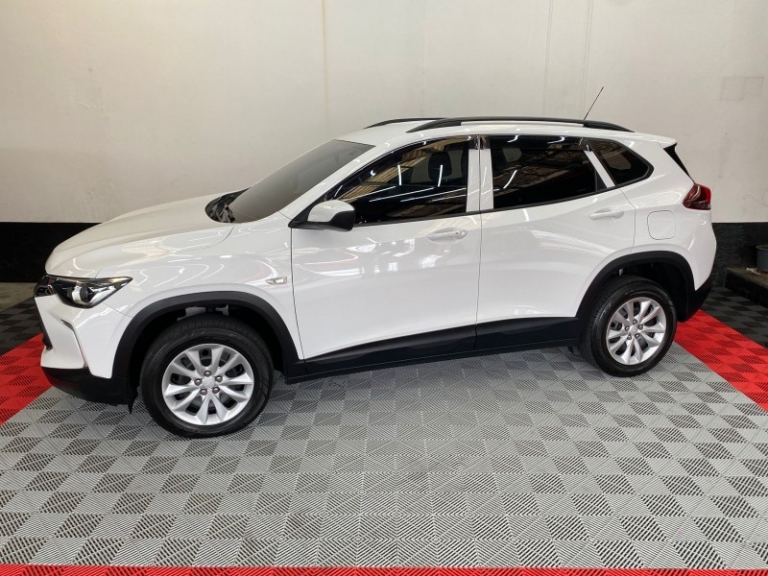 CHEVROLET - TRACKER - 2022/2023 - Branca - R$ 105.000,00