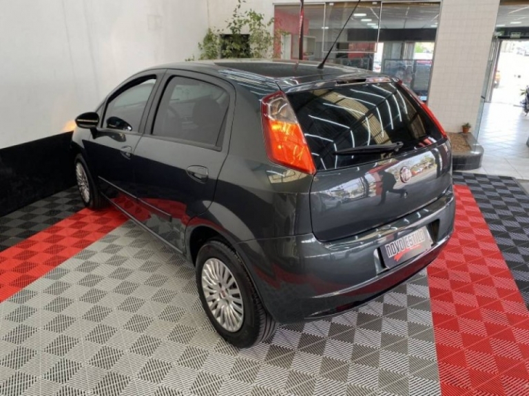 FIAT - PUNTO - 2009/2010 - Cinza - R$ 32.000,00