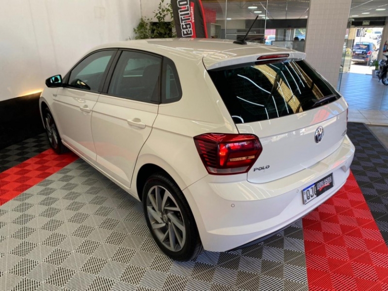 VOLKSWAGEN - POLO - 2018/2019 - Branca - R$ 82.900,00