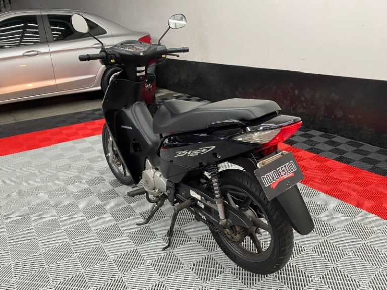 HONDA - BIZ 125 - 2006/2006 - Preta - R$ 9.500,00