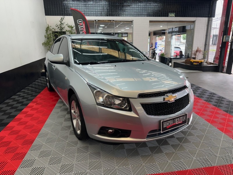 CHEVROLET - CRUZE - 2012/2012 - Prata - R$ 52.000,00