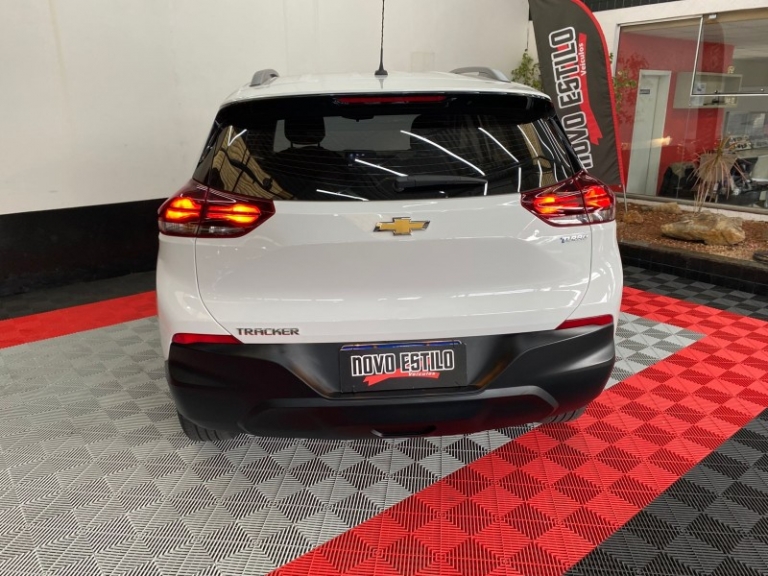 CHEVROLET - TRACKER - 2022/2023 - Branca - R$ 105.000,00