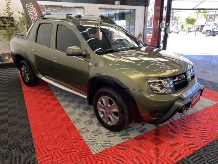 RENAULT - DUSTER OROCH - 2016/2017 - Verde - R$ 75.000,00