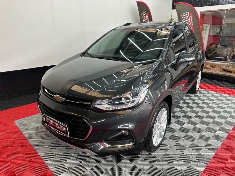 CHEVROLET - TRACKER - 2018/2018 - Cinza - R$ 92.000,00