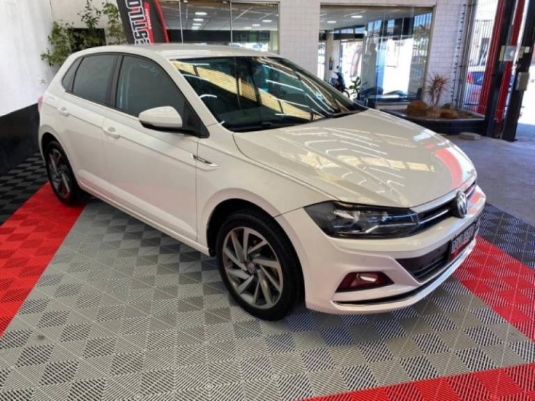 VOLKSWAGEN - POLO - 2018/2019 - Branca - R$ 82.900,00