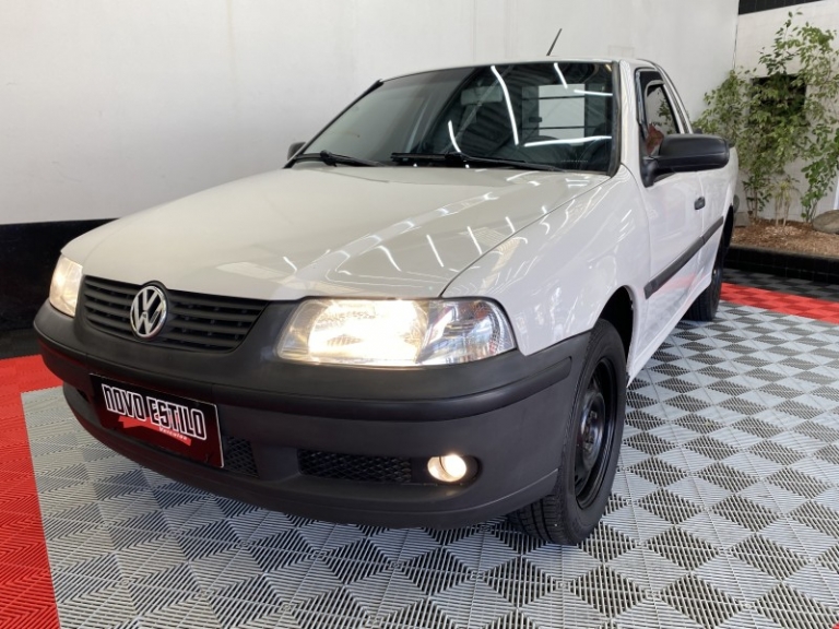 VOLKSWAGEN - SAVEIRO - 2002/2003 - Branca - R$ 33.500,00