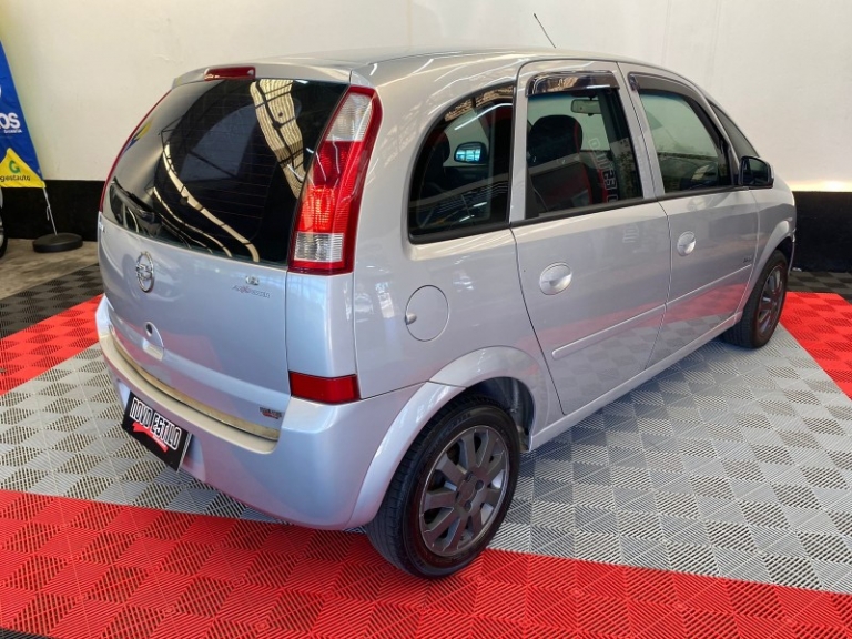 CHEVROLET - MERIVA - 2005/2005 - Prata - R$ 26.000,00