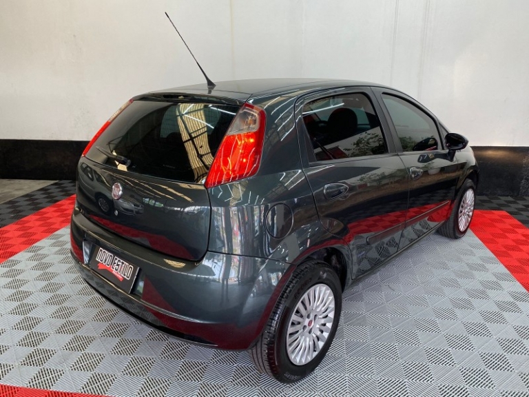 FIAT - PUNTO - 2009/2010 - Cinza - R$ 32.000,00