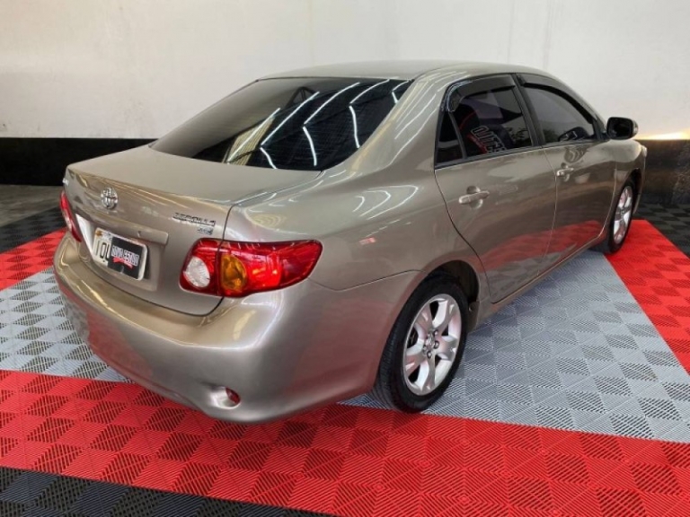 TOYOTA - COROLLA - 2008/2009 - Bege - R$ 52.000,00