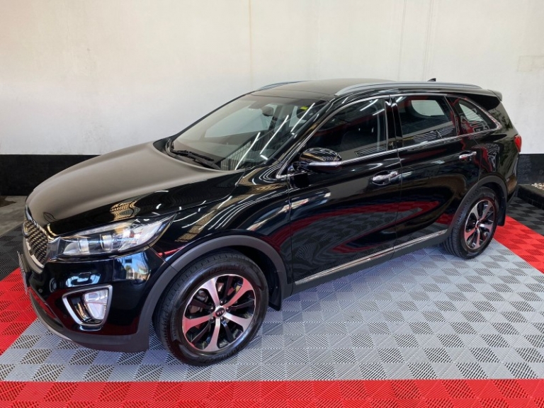 KIA MOTORS - SORENTO - 2016/2016 - Preta - R$ 112.900,00