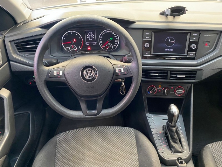 VOLKSWAGEN - POLO - 2019/2020 - Branca - R$ 78.000,00