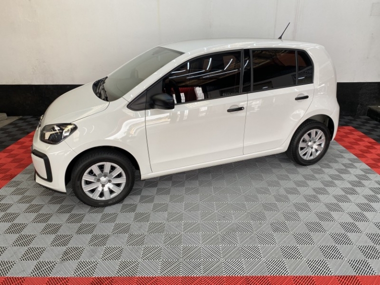 VOLKSWAGEN - UP - 2017/2019 - Branca - R$ 49.900,00