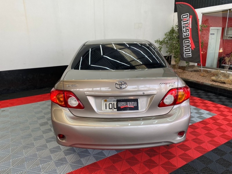 TOYOTA - COROLLA - 2008/2009 - Bege - R$ 52.000,00