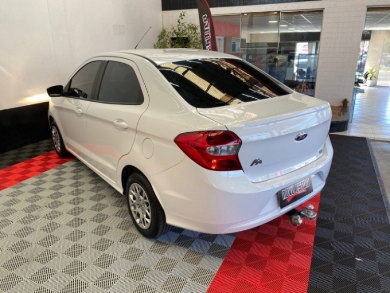 FORD - KA + - 2014/2015 - Branca - R$ 44.000,00