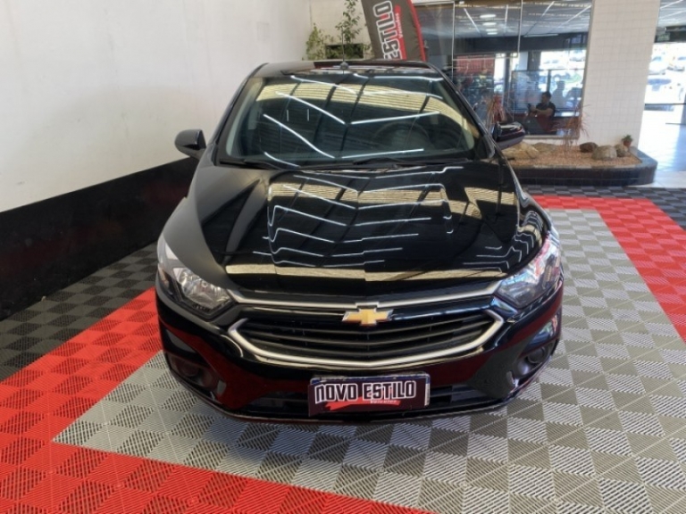 CHEVROLET - PRISMA - 2016/2017 - Preta - R$ 57.000,00