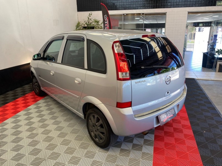 CHEVROLET - MERIVA - 2005/2005 - Prata - R$ 26.000,00