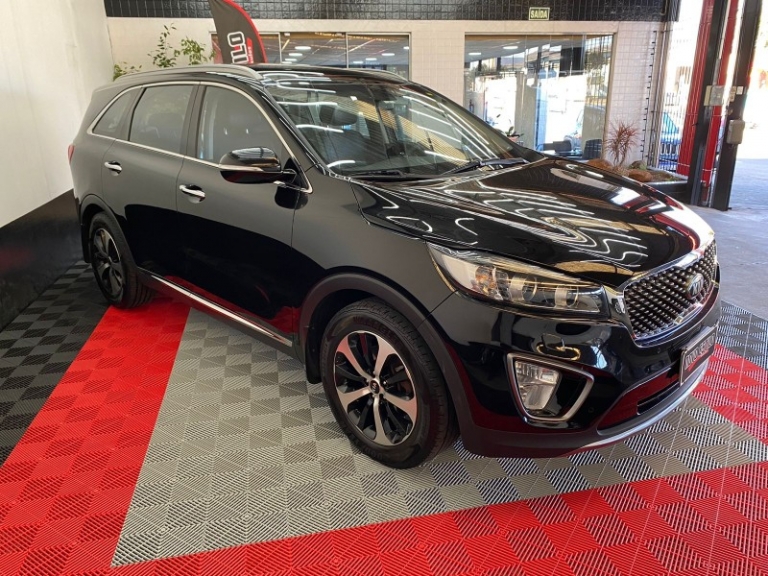 KIA MOTORS - SORENTO - 2016/2016 - Preta - R$ 116.000,00