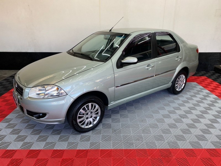 FIAT - SIENA - 2009/2010 - Verde - R$ 26.000,00