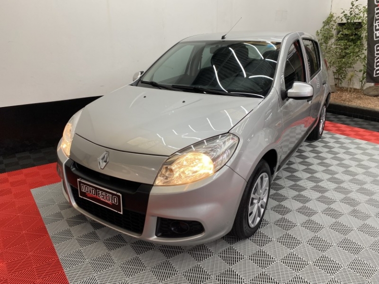 RENAULT - SANDERO - 2012/2012 - Prata - R$ 33.000,00