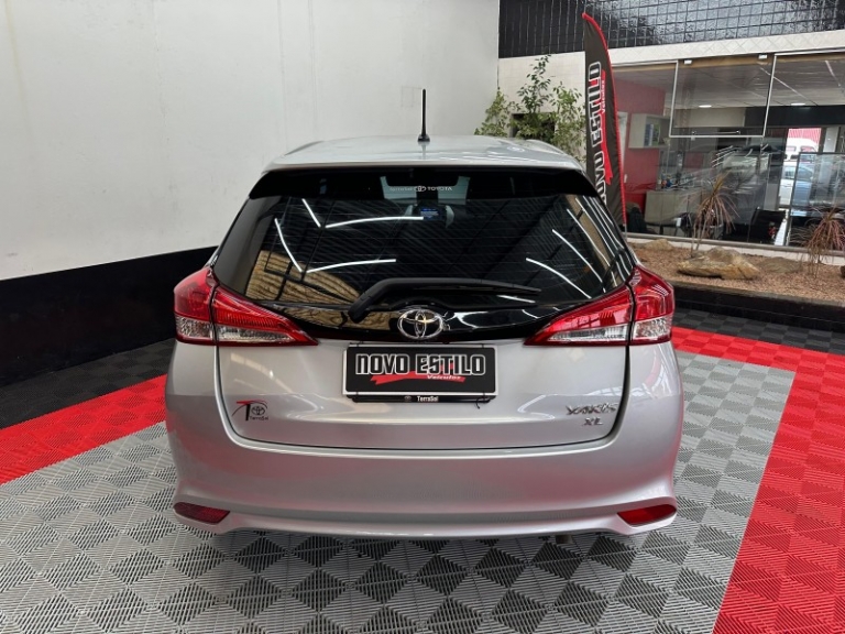 TOYOTA - YARIS - 2020/2020 - Prata - R$ 82.000,00