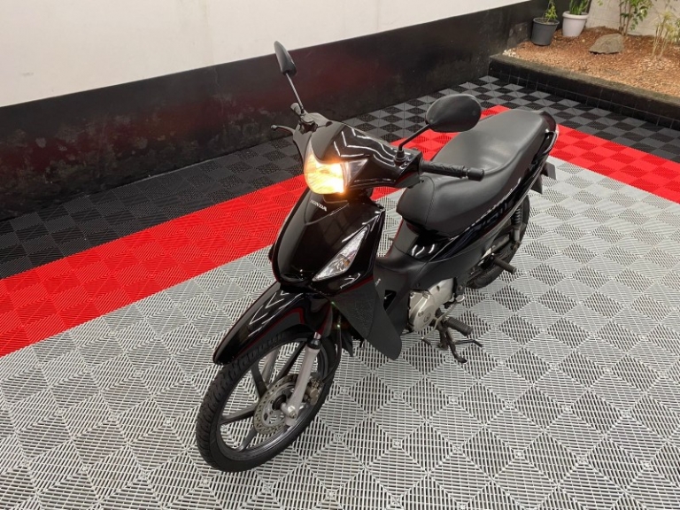 HONDA - BIZ 125 - 2006/2006 - Preta - R$ 9.500,00