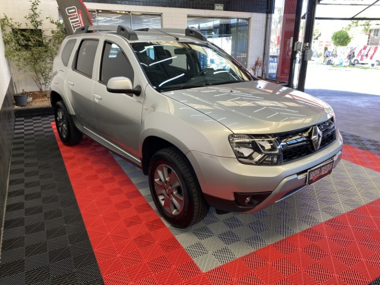 RENAULT - DUSTER - 2018/2019 - Prata - R$ 73.000,00