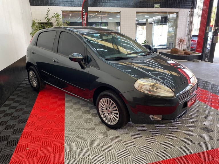 FIAT - PUNTO - 2009/2010 - Cinza - R$ 32.000,00