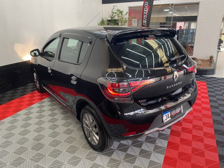 RENAULT - SANDERO - 2021/2022 - Preta - R$ 66.900,00