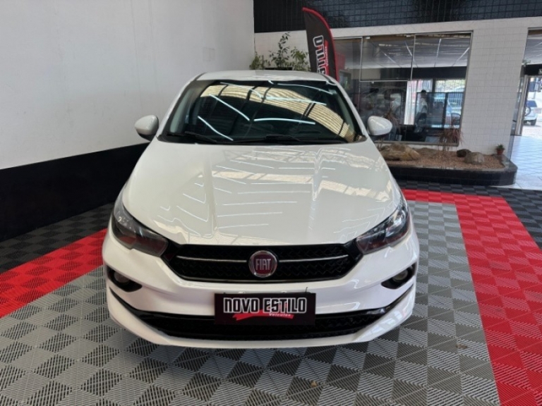 FIAT - CRONOS - 2018/2019 - Branca - R$ 63.000,00