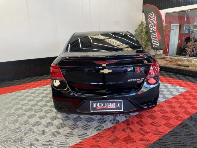 CHEVROLET - PRISMA - 2016/2017 - Preta - R$ 57.000,00