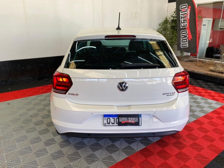 VOLKSWAGEN - POLO - 2018/2019 - Branca - R$ 82.900,00