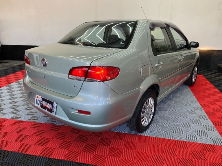 FIAT - SIENA - 2009/2010 - Verde - R$ 26.000,00