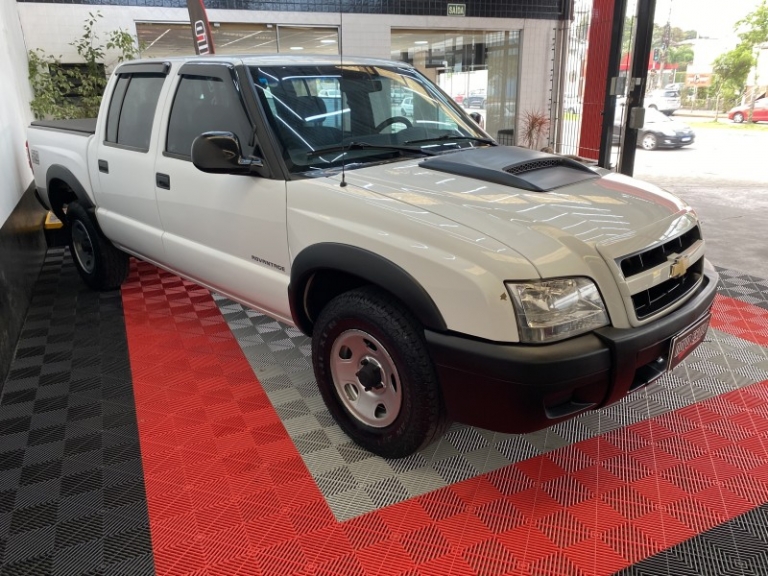 CHEVROLET - S10 - 2011/2011 - Branca - R$ 61.000,00