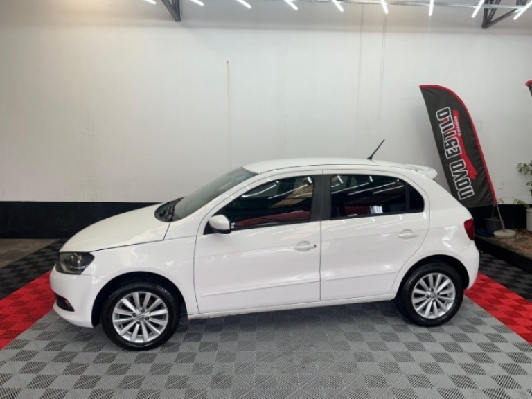 VOLKSWAGEN - GOL - 2014/2014 - Branca - R$ 43.900,00