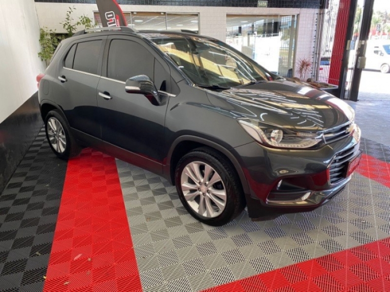 CHEVROLET - TRACKER - 2018/2018 - Cinza - R$ 93.900,00