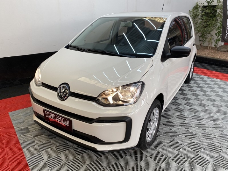 VOLKSWAGEN - UP - 2017/2019 - Branca - R$ 49.900,00