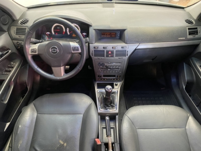 CHEVROLET - VECTRA - 2010/2011 - Prata - R$ 38.900,00