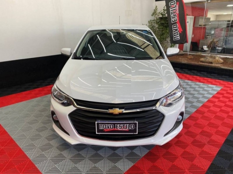 CHEVROLET - ONIX - 2022/2022 - Branca - R$ 83.000,00