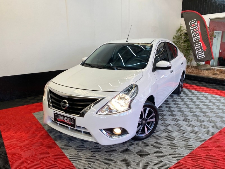 NISSAN - VERSA - 2018/2018 - Branca - R$ 64.000,00