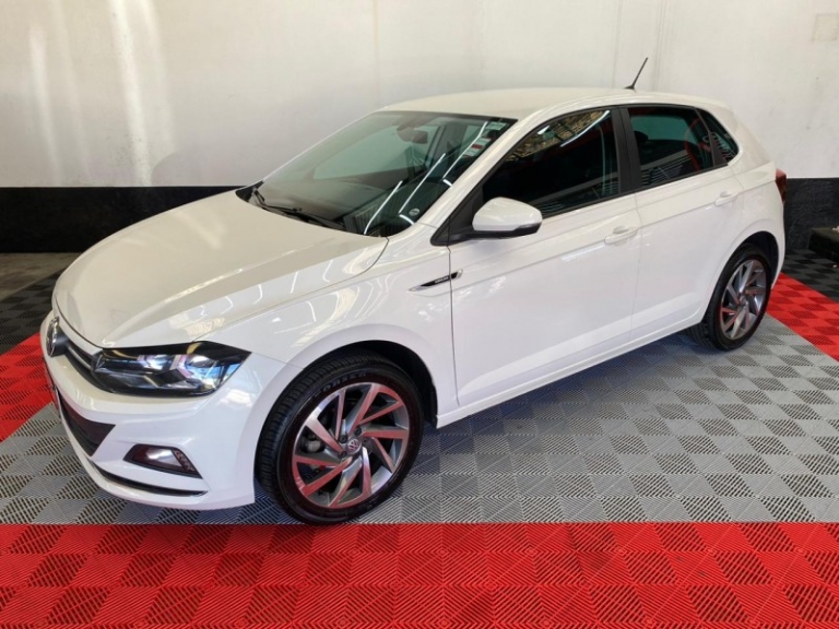 VOLKSWAGEN - POLO - 2018/2019 - Branca - R$ 82.900,00