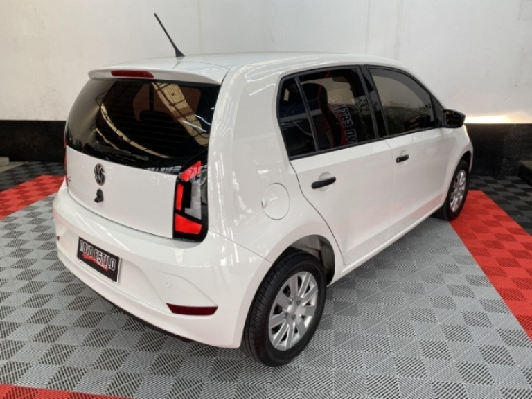 VOLKSWAGEN - UP - 2018/2019 - Branca - R$ 49.900,00