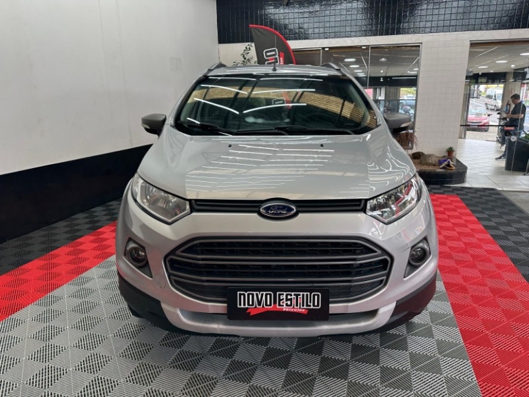 FORD - ECOSPORT - 2013/2014 - Prata - R$ 58.000,00