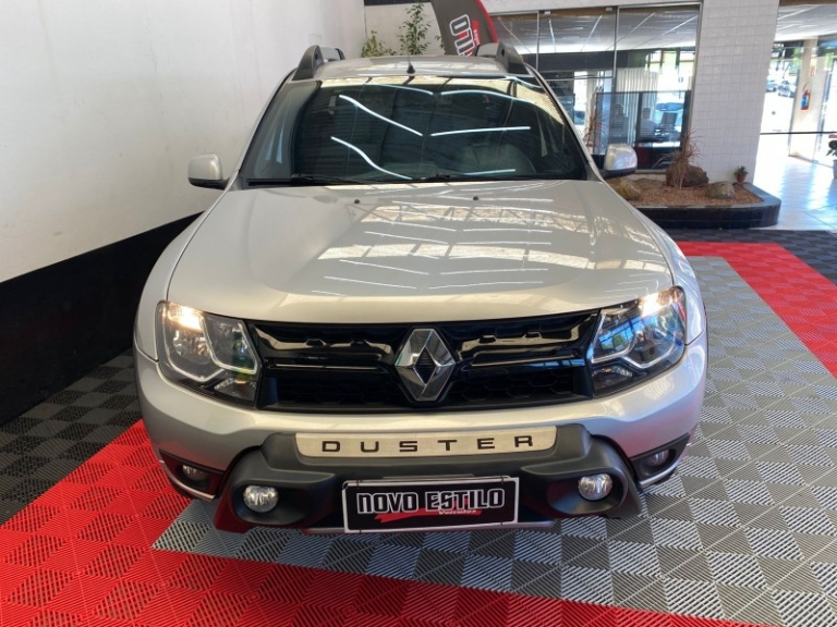 RENAULT - OROCH - 2018/2019 - Prata - R$ 75.900,00